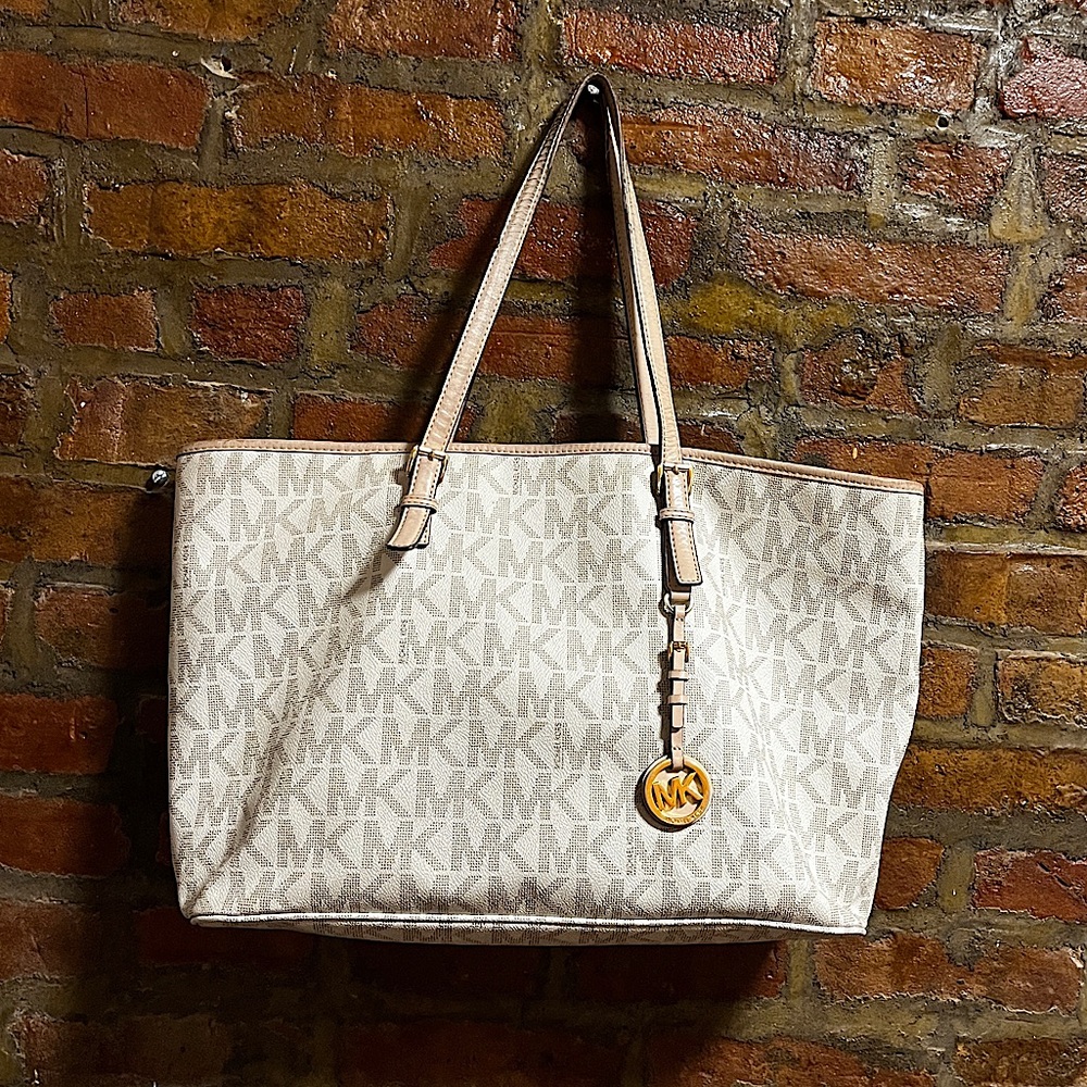 Michael Kors Large Zipper Shoulder Tote - White MK print